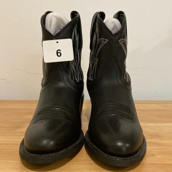 Women’s Short Cowboy Boots Black Leather Boots NWOB Size 6 Soto Janis - Picture 6 of 15